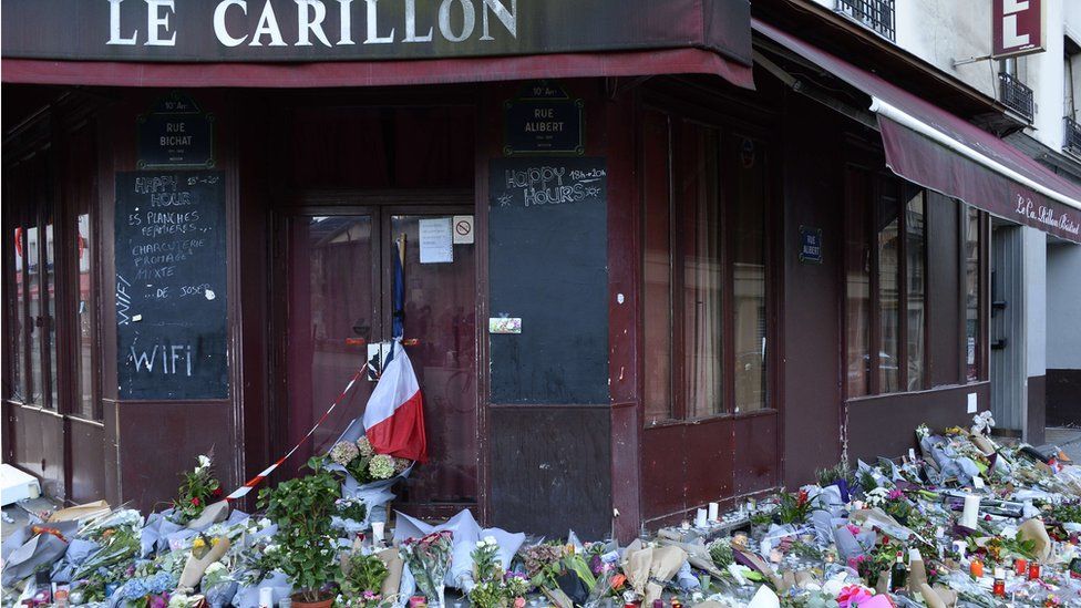 Tributes at Le Carillon bar on 15 November 2015