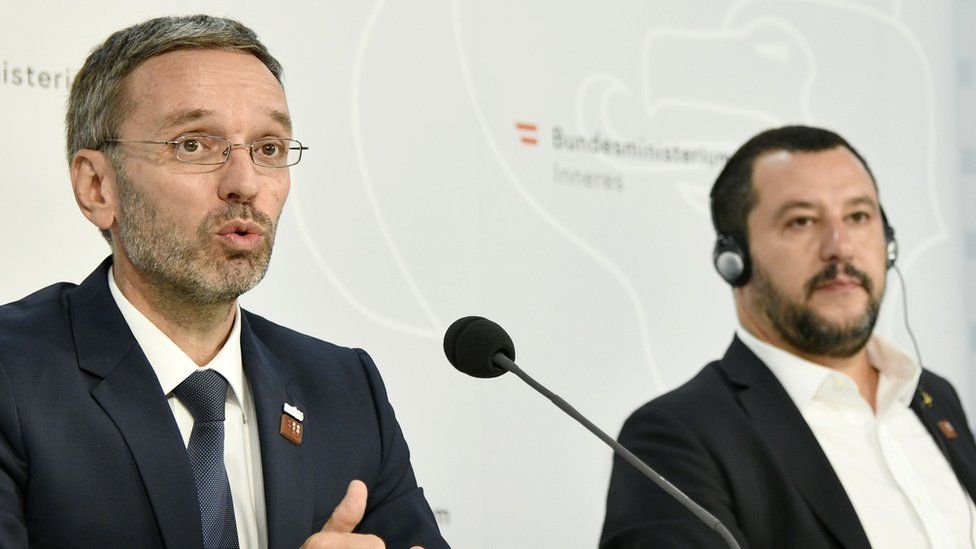 Italy's Interior Minister Matteo Salvini (R) and his Austrian counterpart Herbert Kickl at a press conference in Vienna, September 14, 2018