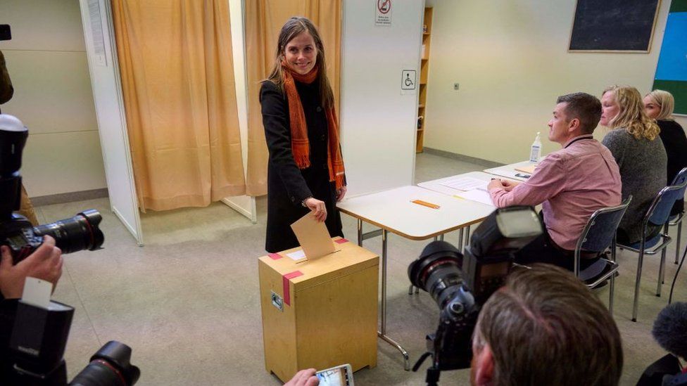 Премьер-министр Исландии Катрин Якобсдоттир проголосует в субботу