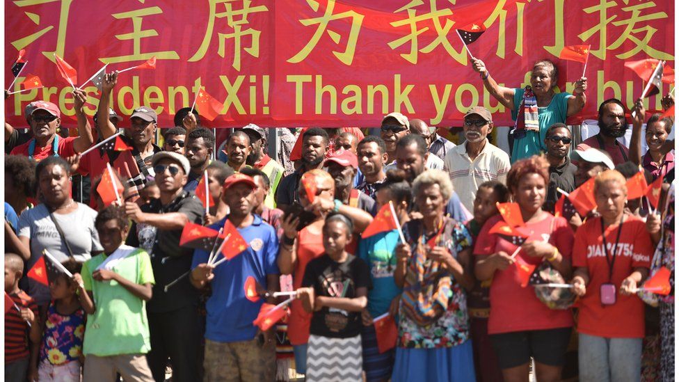 Crowds turn out to greet Chinese president Xi Jinping at the 2018 APEC Summit in Port Moresby, Papua New Guinea