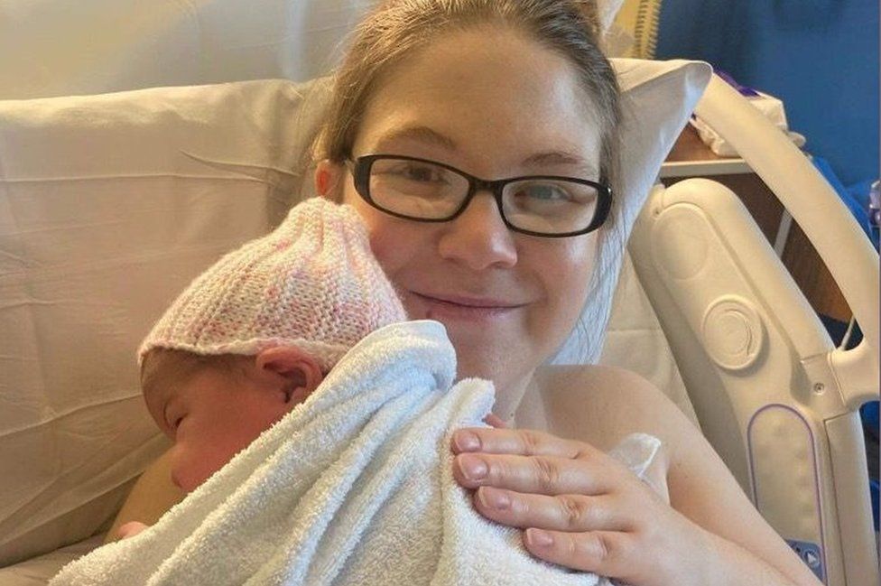 Kirsty with her newborn in hospital