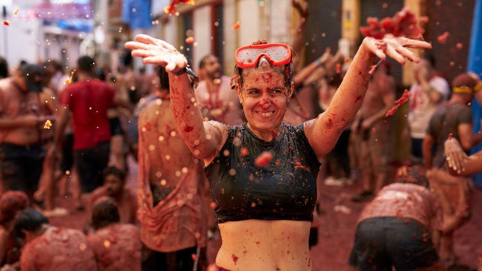 La Tomatina Spanish tomato throwing festival is back BBC Newsround