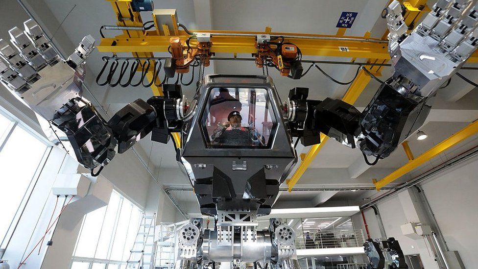 South Korea's manned walking robot 'Method-2' project, from Korea Future Technology. Dec 27, 2016