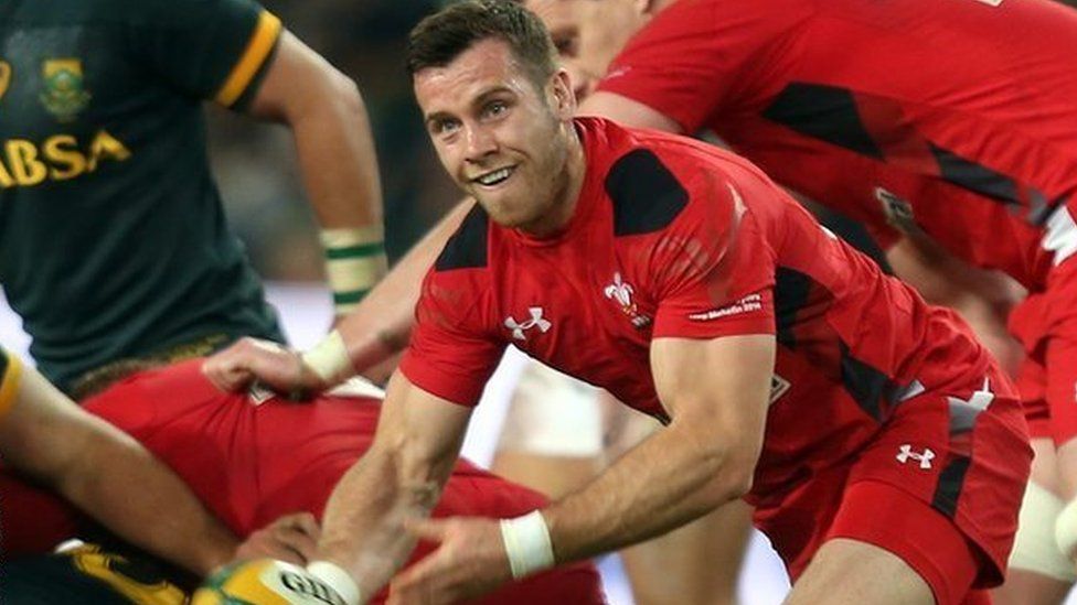 Gareth Davies fydd mewnwr Cymru ddydd Sul