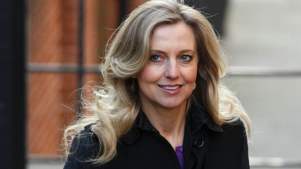 Sunday Mirror editor Tina Weaver arrives at the High Court in London on January 16, 2012 to give evidence at the Leveson Inquiry, looking into the culture, practice and ethics of the British press in the wake of the phone-hacking scandal