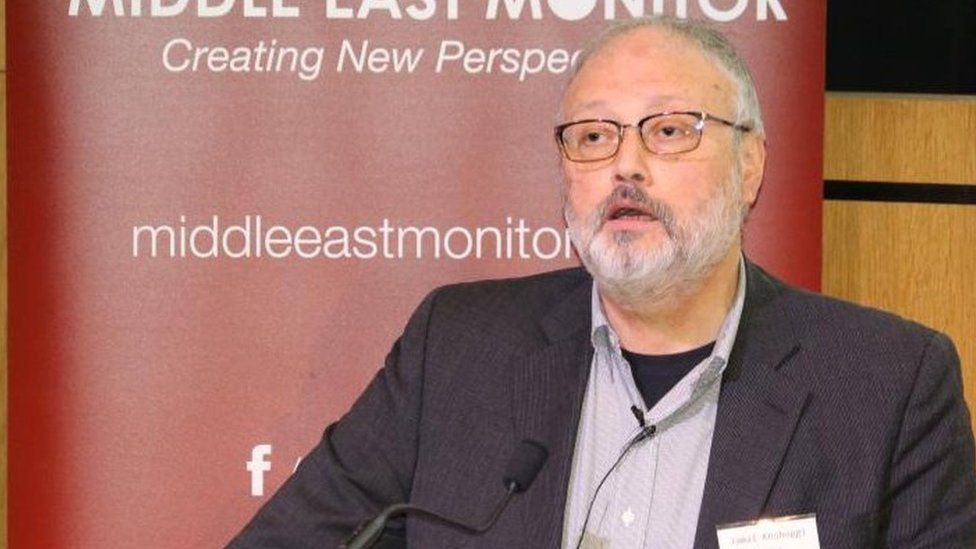 Jamal Khashoggi ผู้คัดค้านชาวซาอุดิอาระเบียพูดในงานที่จัดโดย Middle East Monitor ในลอนดอน