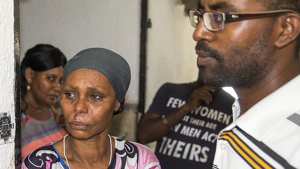 Mother and brother of Avera Mengistu speaking to journalists in Ashkelon, 9 July 15