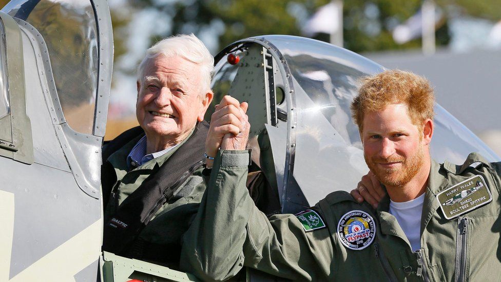 Battle of Britain veteran Tom Neil with Prince Harry