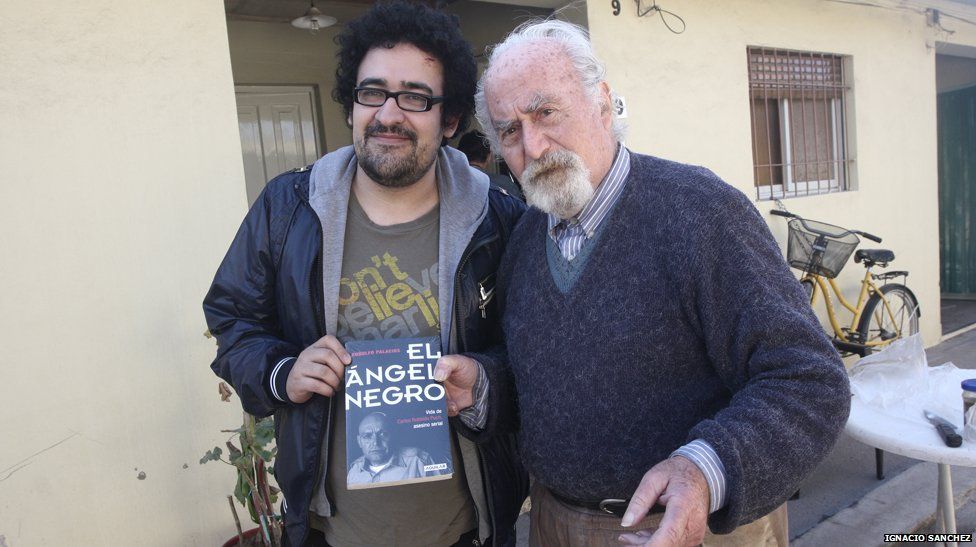 Author Rodolfo Palacios (left) and Arquimedes Puccio in 2011
