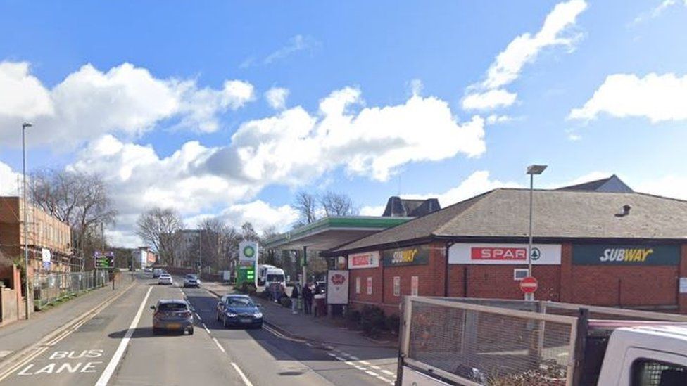 Northampton bus lane scheme scrapped after 35k drivers fined - BBC News