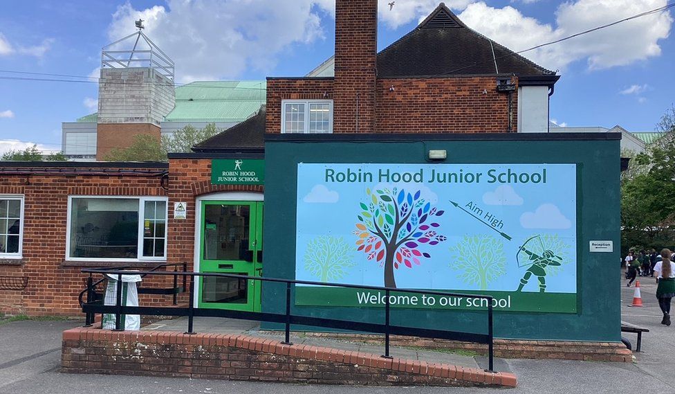 Robin Hood Junior School exterior