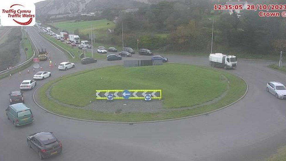 Traffic on the A55 at junction 16 Puffin roundabout