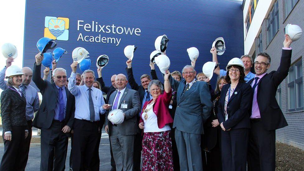 felixstowe-academy-pupils-launch-petition-over-dress-code-bbc-news