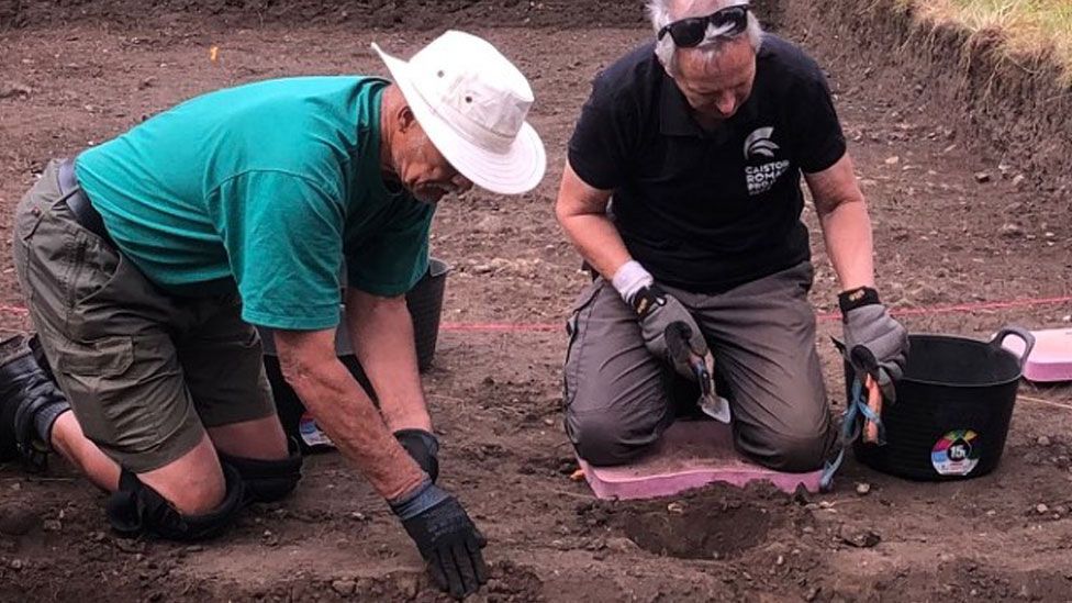 Volunteers at Caistor dig, 2023