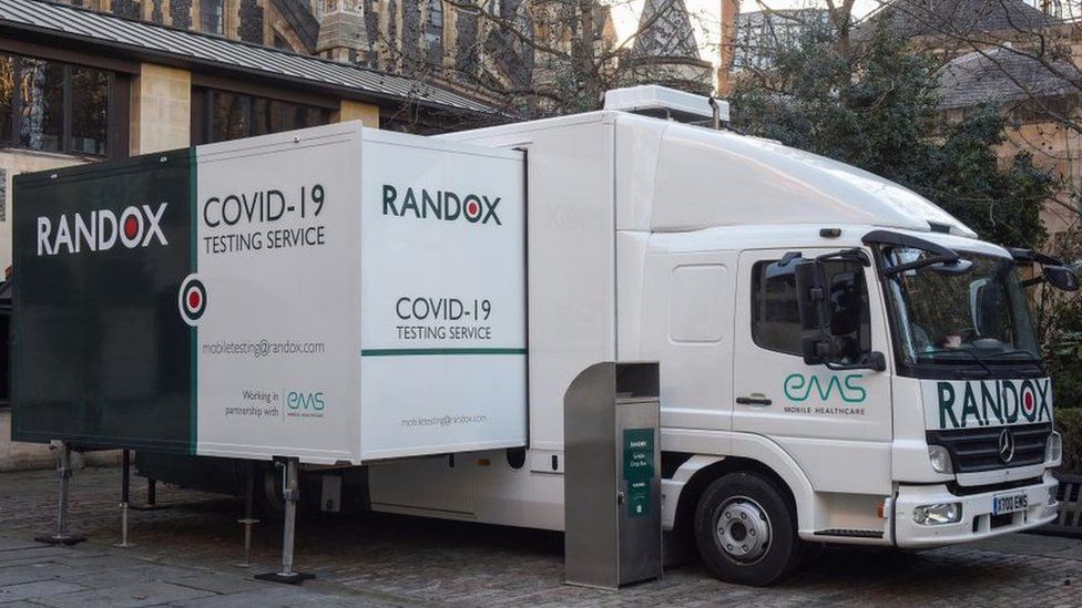 Мобильная испытательная машина Randox в центре Лондона