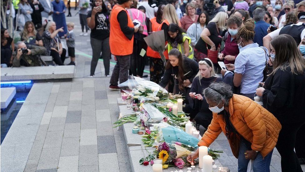Sabina Nessa: Hundreds pay respects at London vigil - BBC News