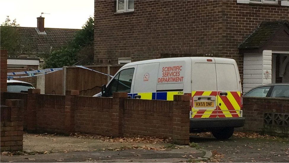 Murder suspects bailed over man's death in Bursledon home BBC News