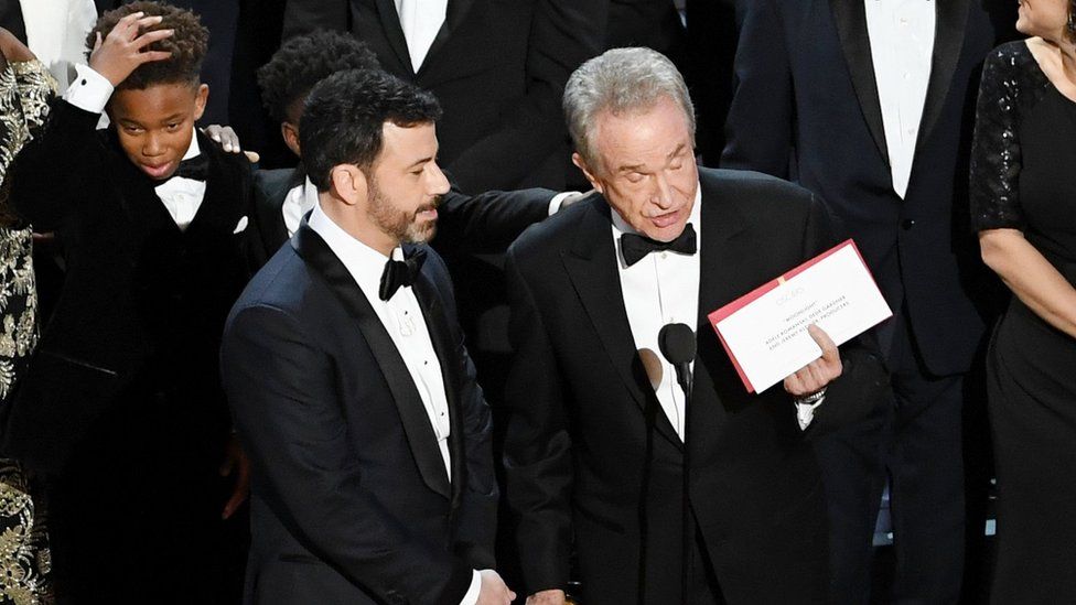 Actor Warren Beatty (right) explains a presentation error which resulted in Best Picture being announced as La La Land at the 2017 Academy Awards