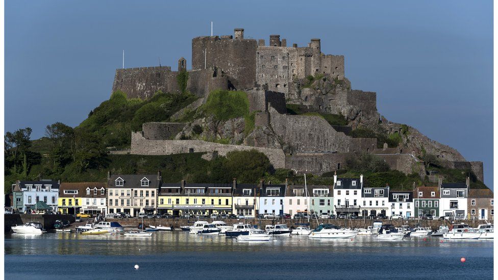 Gorey roadworks 'significantly' affecting businesses BBC News