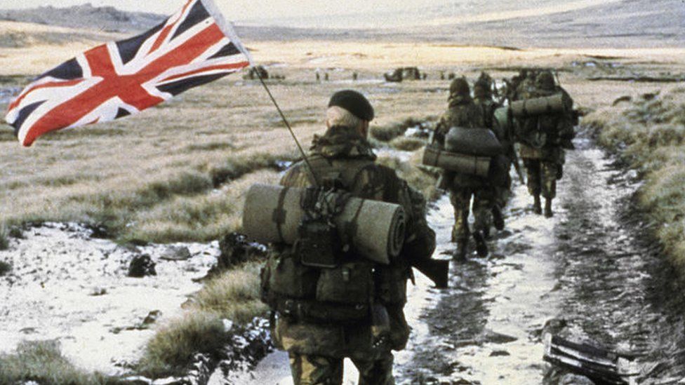 Commandos from 40 Commando Anti-Tank Troop march towards Port Stanley