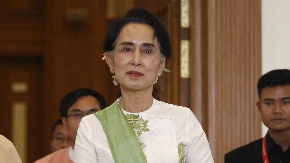 National League for Democracy (NLD) party leader Aung San Suu Kyi leaves the parliament building after a meeting with members of her party in Naypyitaw, Myanmar 28 March 2016
