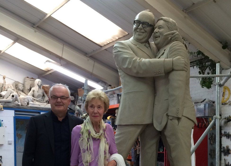 Gary and Joan with uncompleted statue