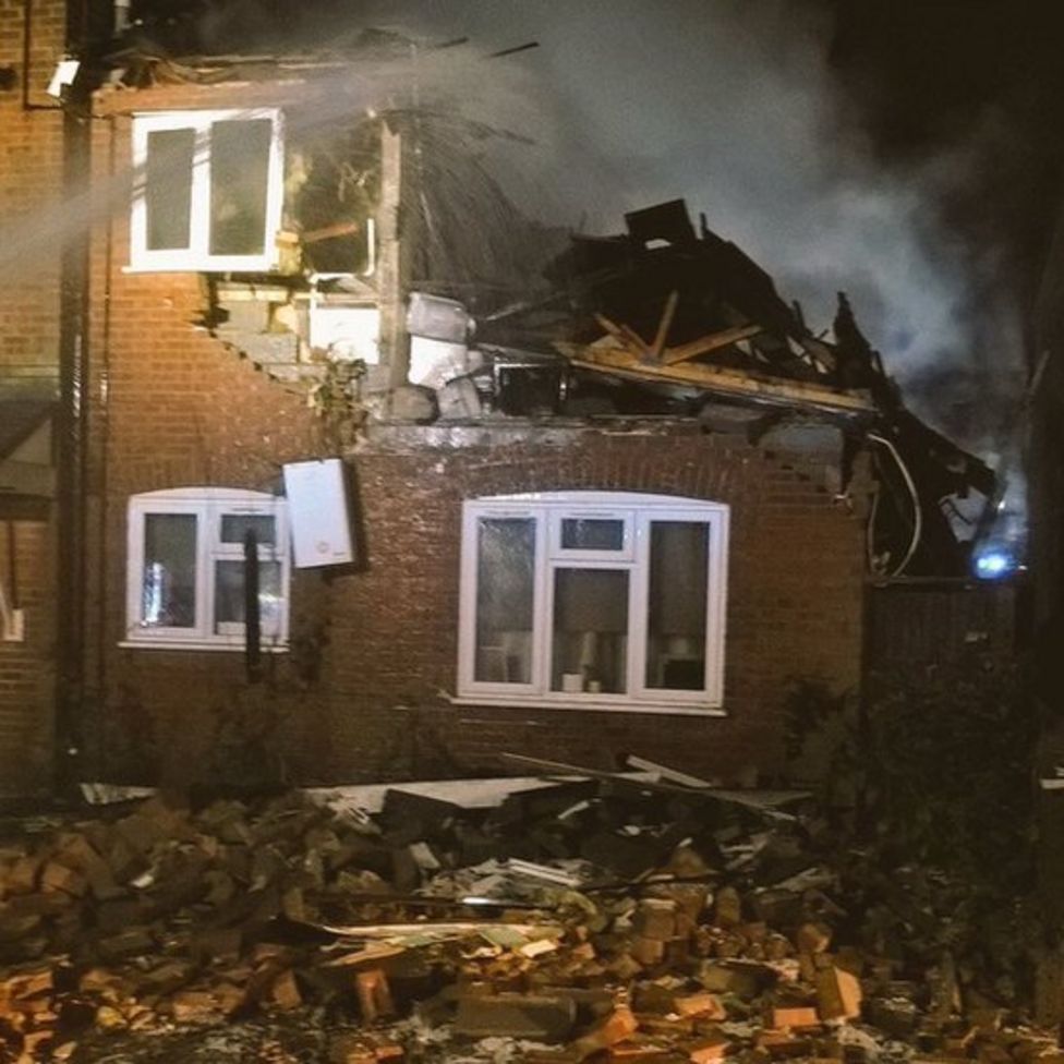 Harrow fire: Woman dies in suspected gas blast - BBC News