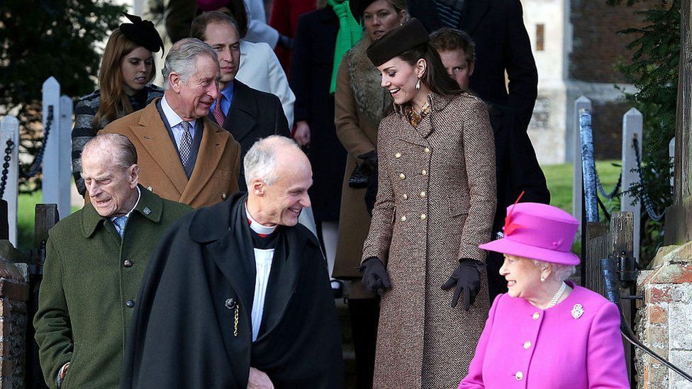 Queen Elizabeth II leaves church with Prince William, Duke of Cambridge, Catherine, Duchess of Cambridge, Prince Philip, Duke of Edinburgh, Prince Charles, Prince of Wales and Prince Harry during the Christmas Day church service at Sandringham on December 25, 2014 in King's Lynn, Norfolk
