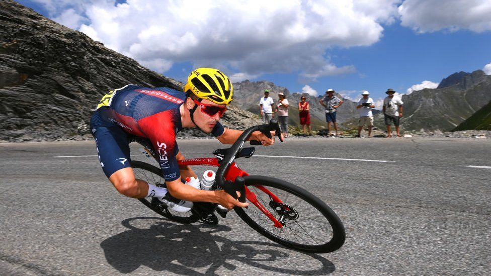 Tour de France: Can riders change bikes during the stages?
