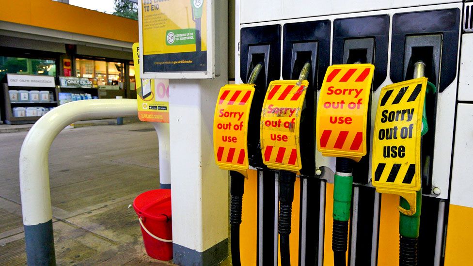 A Shell petrol station in Liverpool closed by lack of fuel, 23 September 2021