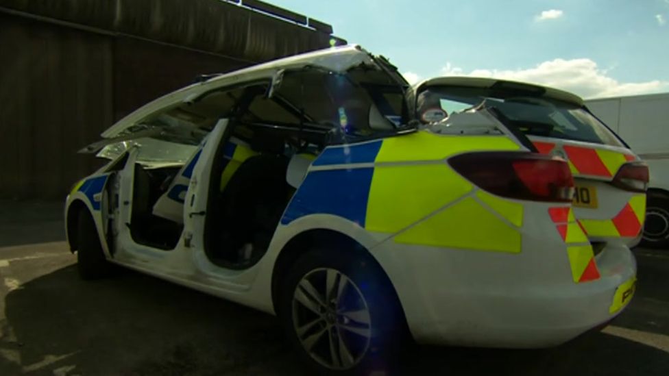 Lincolnshire police officers cut from car after it was rammed BBC News