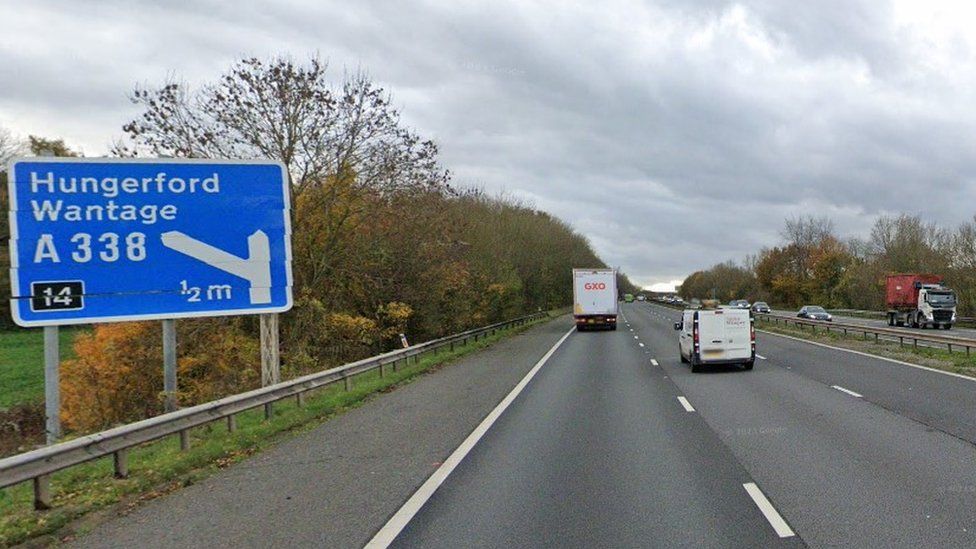M4: Lorry and van crash shuts motorway at Hungerford