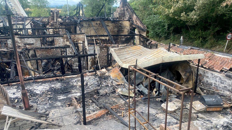 Fire destroys 16th-Century Knowle Inn in Somerset