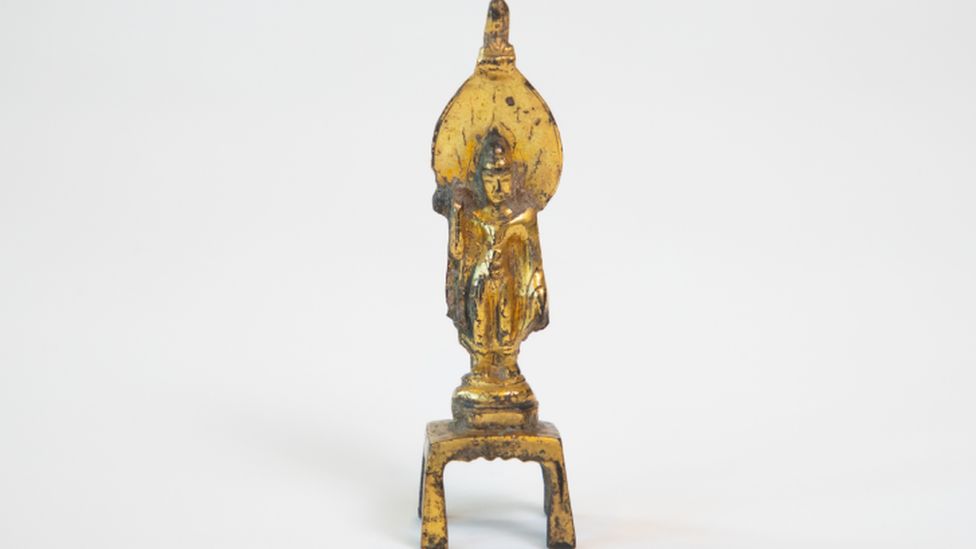 Chinese Tang Gilt Bronze Avalokitesvara