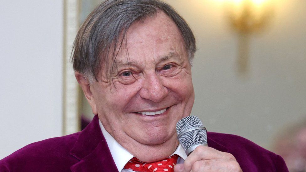 Barry Humphries speaks after winning the Wizard of Oz award for his fictional character Sir Les Patterson during the Oldie Of The Year Awards 2021 at The Savoy Hotel in London on October 19, 2021