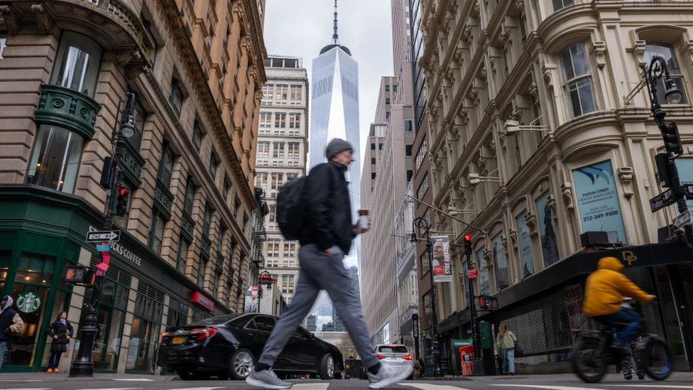 It was business as usual in Lower Manhattan after a 4.8 magnitude quake rattled the region.