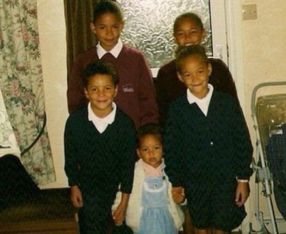 Anthony Ogogo with his sisters