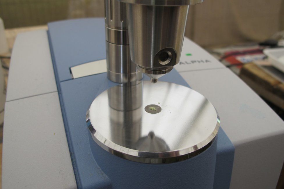 Спектрометр для тестирования на наркотики