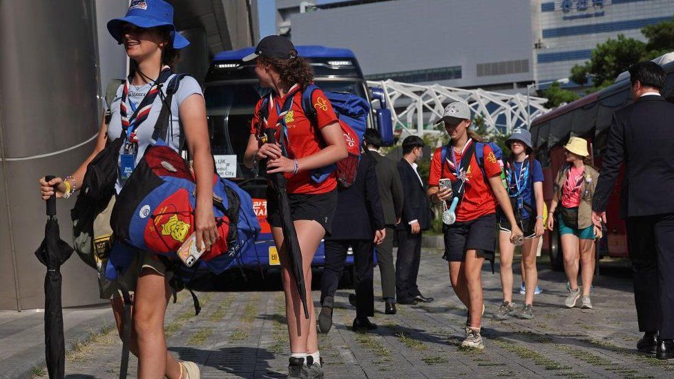 UK scouts arriving at hotel in Seoul on 5 August 2023