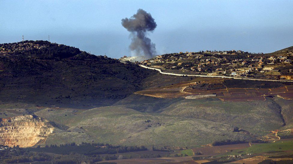 Smoke billows over the southern Lebanese town of Odaysseh during Israeli bombardment (20 January 2024)