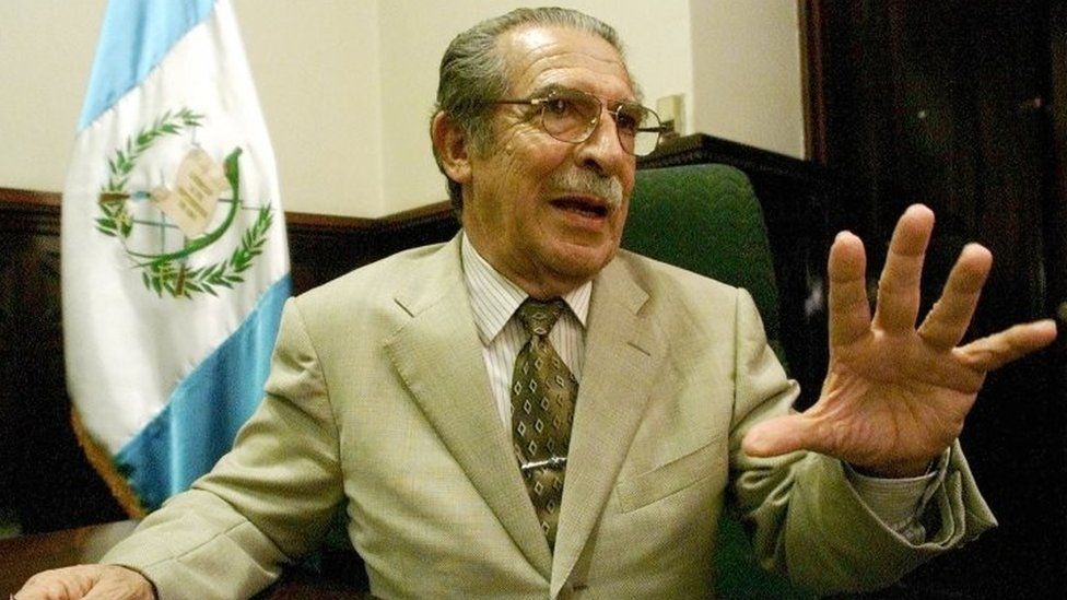 2002 Reuters photograph shows Montt mid-interview, speaking