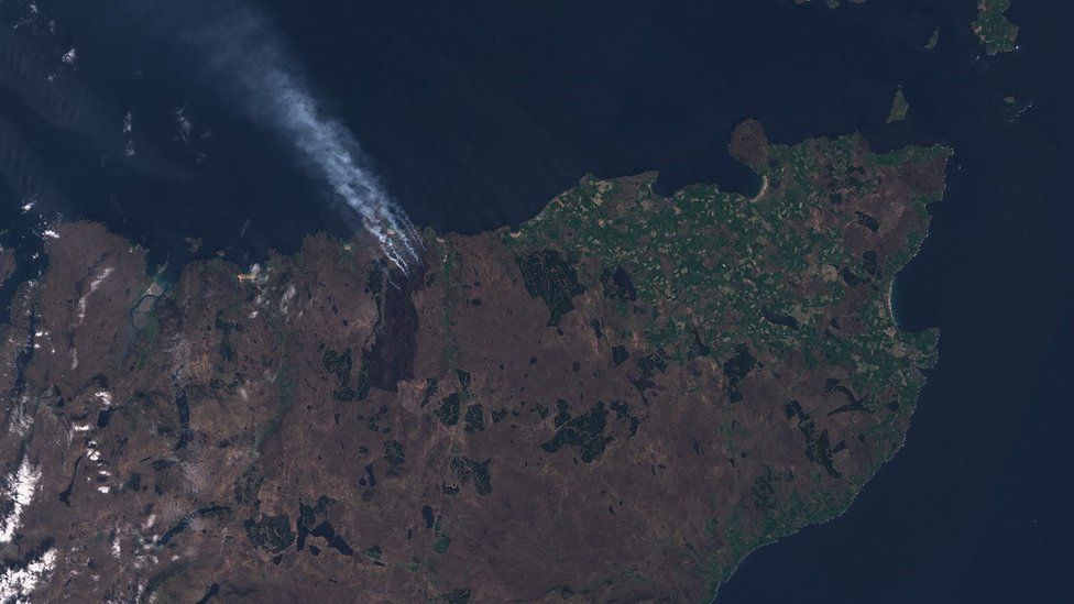 Natural colour satellite image Caithness Fire 160519 - Sentinel Hub .jpg