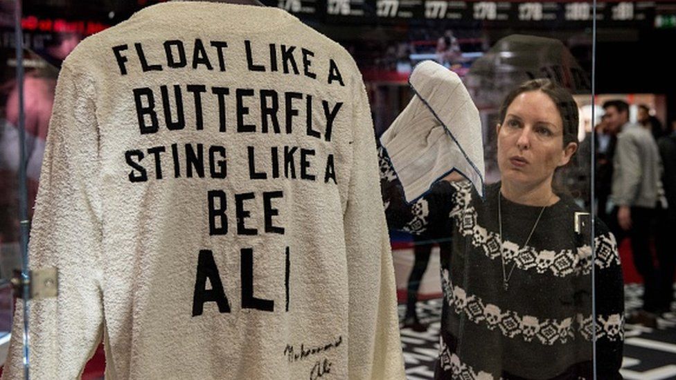 A float like a butterfly sting like a bee garment on display at the 'I Am The Greatest' Muhammad Ali exhibition in London (03 March 2016)