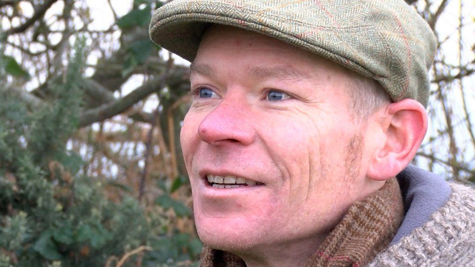 Ancient ring found by TV-inspired metal detector - BBC News