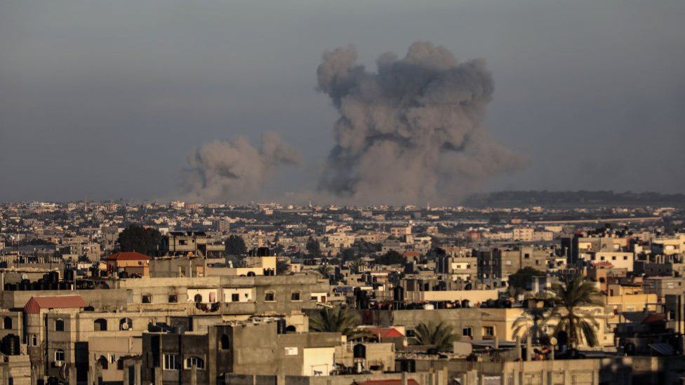 Israeli air strikes hit Khan Younis