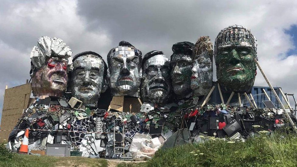 Statue of G7 leaders made of electronic waste