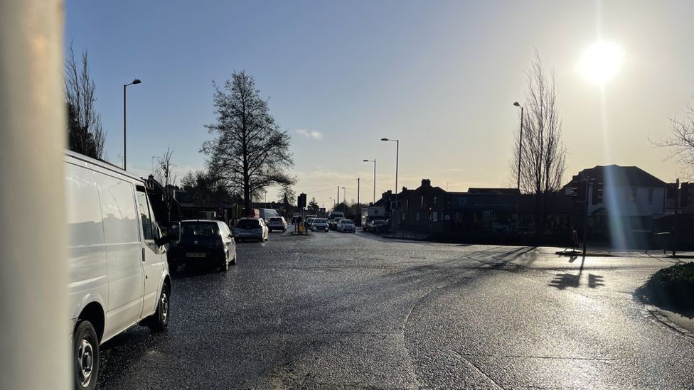 Cambridge congestion charge: Will it cut queues and pollution? - BBC News