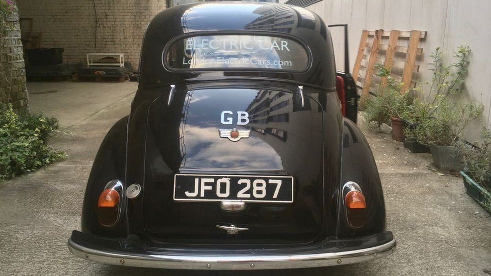 Oswald, a converted 1953 Series 2 Morris Minor