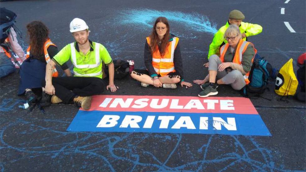 Insulate Britain protest at J18 M25