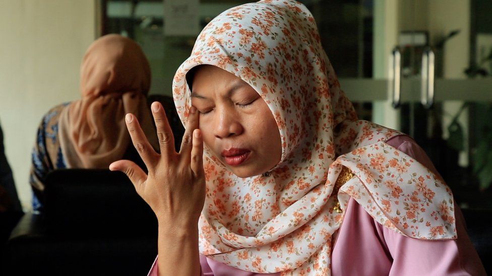 Baiq Nuril The Indonesian Woman Jailed For Sharing Boss S Harassment Calls Bbc News